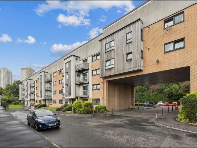 Newburgh Street, Flat 0 1, Shawlands. 2 bed flat to rent £1,295 pcm £299 pw