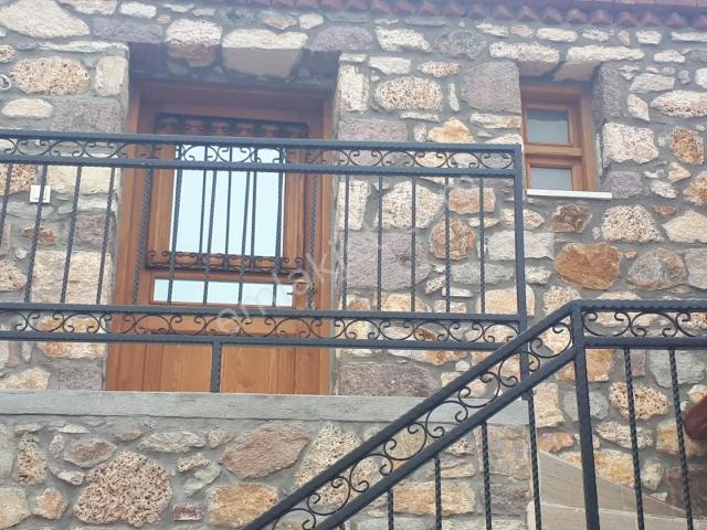 Newcıty Emlaktan İzmir Bademlide Satılık Müstakil Bahçeli Taş Ev