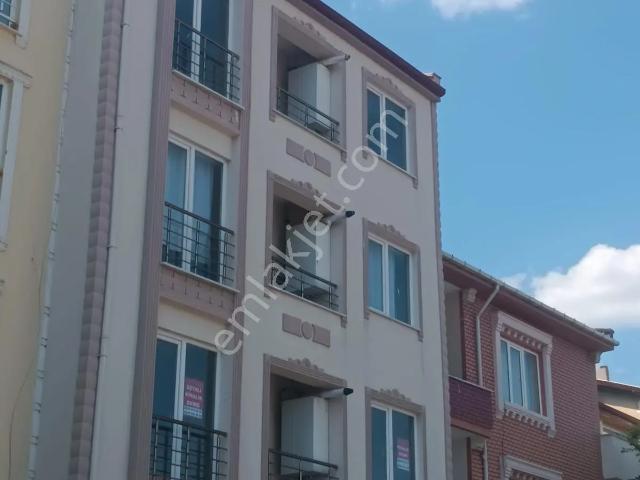 Newcıty Emlaktan Karacaibrahimde Kiralık 2+0 Ara Kat Daire