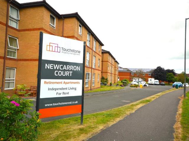 Newcarron Court, Falkirk FK2 2 bed flat to rent £850 pcm £196 pw