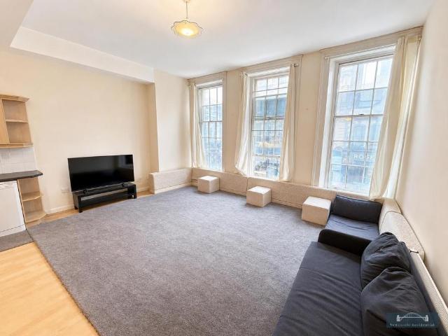 Newcastle upon Tyne NE1 2 bed flat to rent £1,750 pcm £404 pw