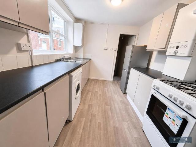 Newcastle upon Tyne NE6 3 bed flat to rent £1,500 pcm £346 pw