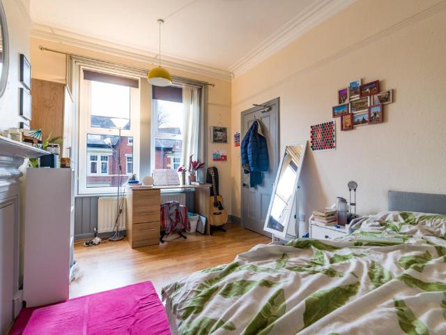 Newcastle Upon Tyne, Tyne and Wear NE6 4 bed flat to rent £2,058 pcm £475 pw