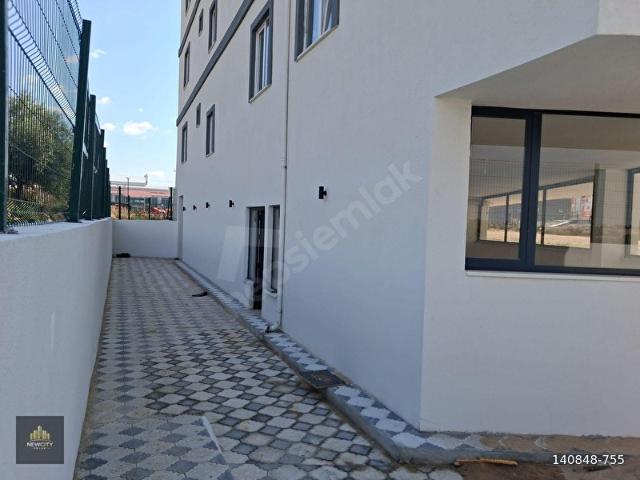 NEWCITY EMLAKTAN ÜNİVERSİTE YOLUNDA SATILIK SIFIR 1+1 DAİRE