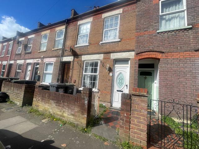Newcombe Road, Luton LU1, 2 bed terraced house to rent, £1,250 pcm | PrimeLocation