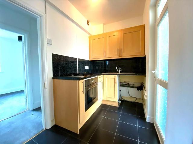 Newcomen Road, Portsmouth PO2, 2 bed flat to rent, £1,050 pcm | PrimeLocation