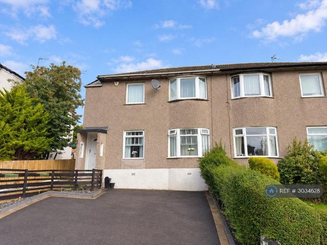 Newcroft Drive, Glasgow, G44 3 bed flat to rent £995 pcm £230 pw