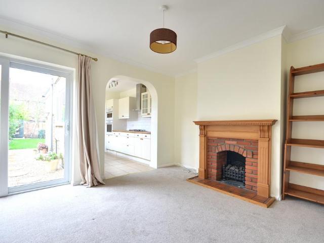 Newdigate Road, Harefield, Uxbridge, UB9 3 bed house to rent £1,950 pcm £450 pw