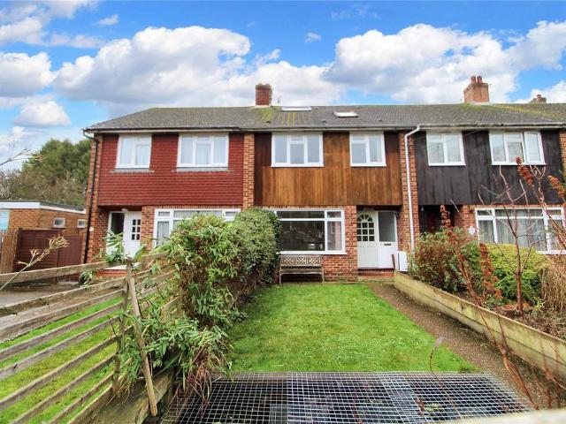 Newfield Road, Liss, Hampshire, GU33 3 bed terraced house to rent £1,750 pcm £404 pw