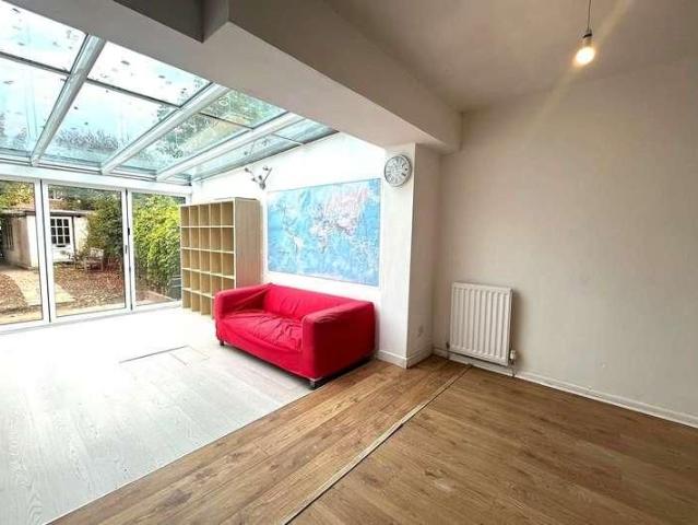 Newfield Road, Liss, Hampshire, GU33
