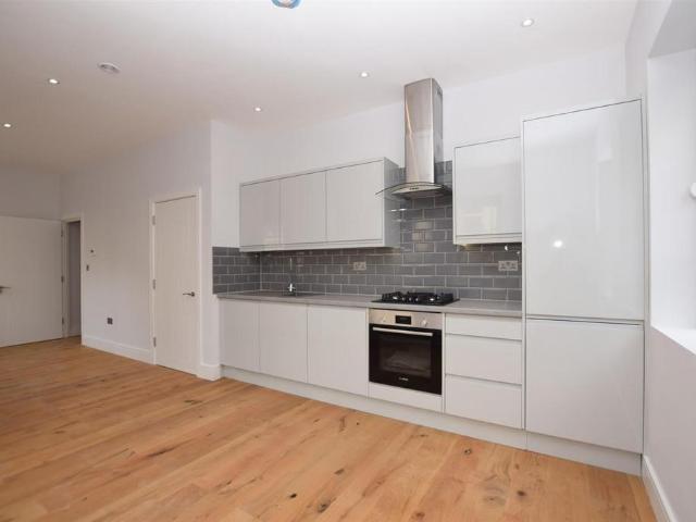 Newfoundland Circus, Bristol, BS2 2 bed flat to rent £1,550 pcm £358 pw