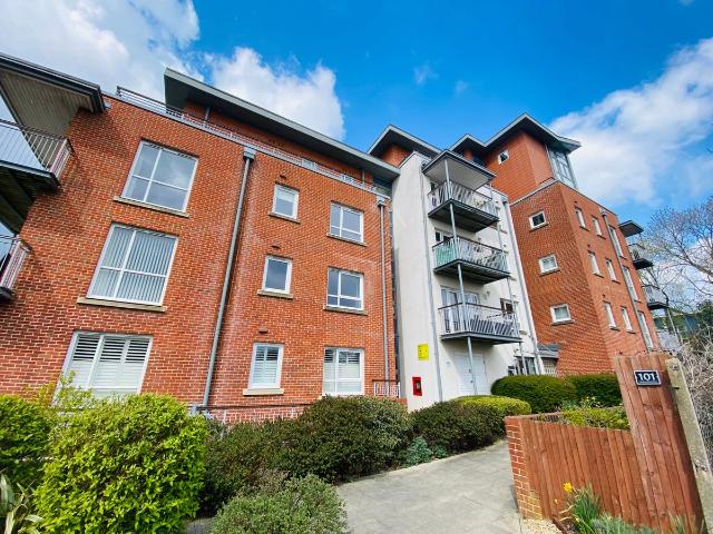 Newfoundland Drive, Poole BH15, 2 bed flat to rent, £1,300 pcm | PrimeLocation