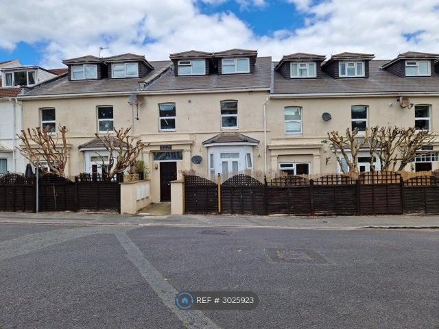 Newgate Lodge, Bournemouth BH2, 3 bed flat to rent, £1,450 pcm | PrimeLocation