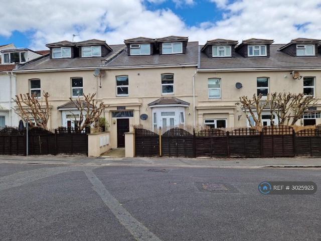 Newgate Lodge, Bournemouth, BH2 3 bed flat to rent £1,450 pcm £335 pw