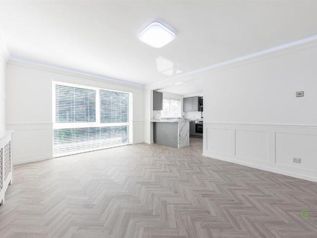 Newgate Street, Chingford E4, 2 bed flat to rent, £1,800 pcm | PrimeLocation