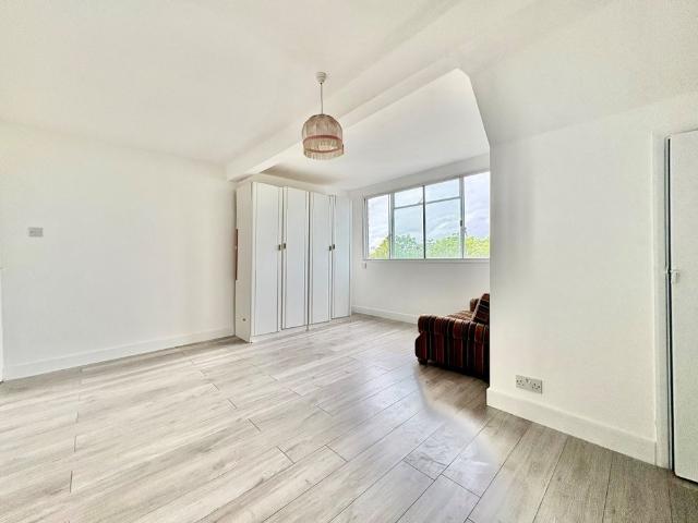 Newgatestreet Road, Waltham Cross, Goffs Oak