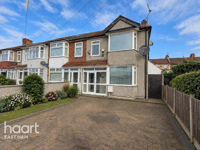 Newham Way, LONDON 3 bed end of terrace house to rent £2,200 pcm £508 pw