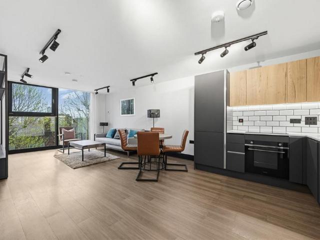 Newham's Yard, Bermondsey, London, SE1 2 bed apartment to rent £3,397 pcm £784 pw