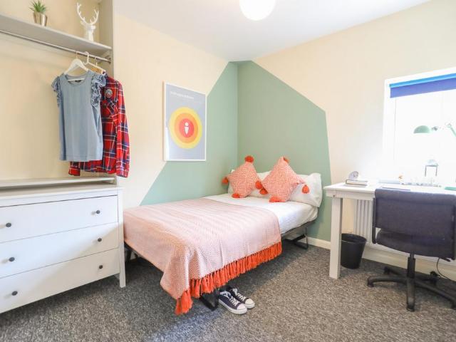 Newick Road, Brighton BN1 6 bed house of multiple occupation to rent £4,810 pcm £1,110 pw