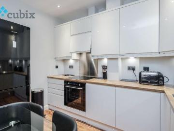 Newington Causeway, London SE1 3 bed apartment to rent £3,597 pcm £830 pw