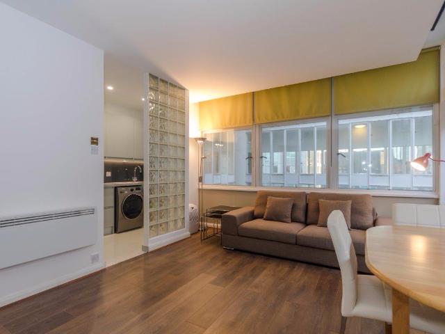 Newington Causeway, London, SE1