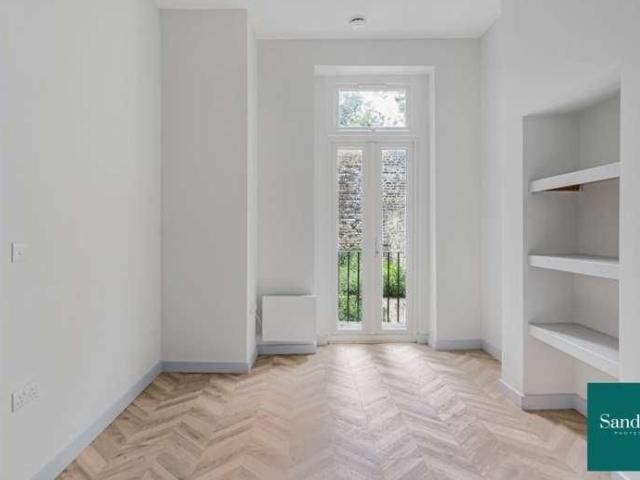 Newington Green Road, Islington, London, N1