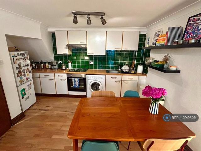 Newington Green Road, London, N1 1 bed flat to rent £2,350 pcm £542 pw