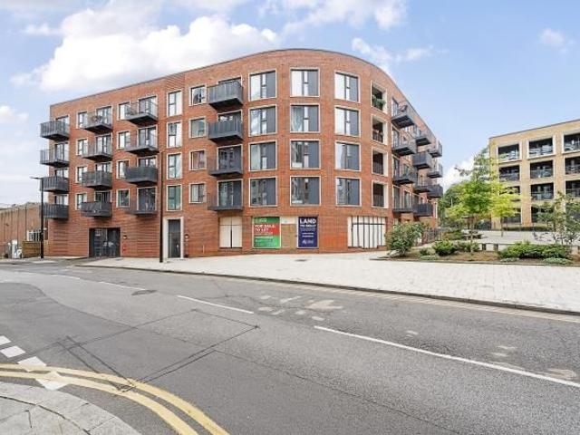 Newland Gate, Lilys Walk, High Wycombe HP11, 1 bed flat to rent, £1,295 pcm | PrimeLocation
