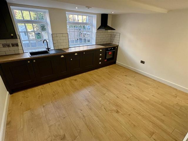 Newland, Lincoln LN1, 2 bed flat to rent, £1,150 pcm | PrimeLocation