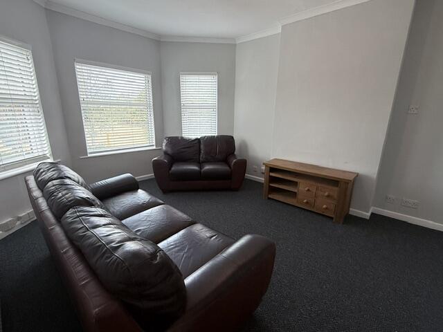 Newland Street, Rugby CV22 2 bed flat to rent £950 pcm £219 pw