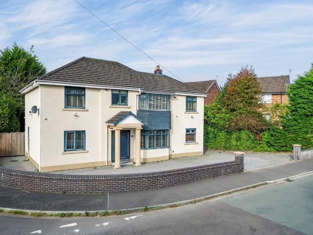 Newlands Drive, Wilmslow, Cheshire SK9, 5 bed detached house to rent, £2,995 pcm | PrimeLocation