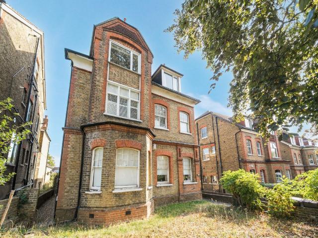 Newlands Park, London SE26, 2 bed flat to rent, £2,000 pcm | PrimeLocation