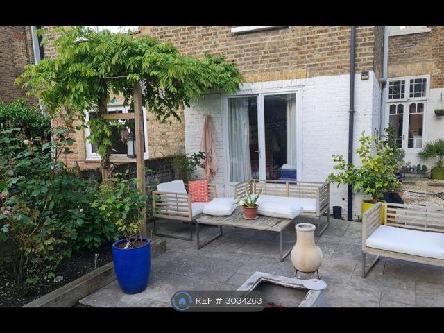 Newlands Park, London SE26, 2 bed flat to rent, £2,200 pcm | PrimeLocation