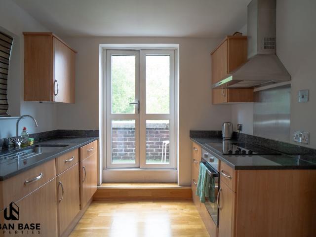 Newlands Quay, London E1W, 2 bed maisonette to rent, £2,600 pcm | PrimeLocation