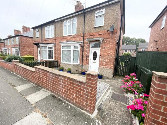 Newlands Road, Darlington, DL3 3 bed semi detached house to rent £975 pcm £225 pw