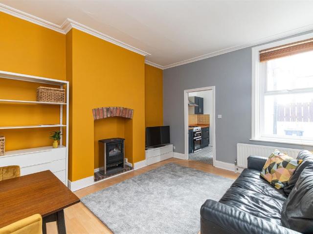 Newlands Road, Jesmond, Newcastle Upon Tyne NE2, 2 bed flat to rent, £1,300 pcm | PrimeLocation
