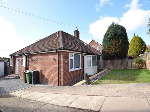 Newlay Wood Crescent, Horsforth, Leeds 2 bed bungalow to rent £1,295 pcm £299 pw