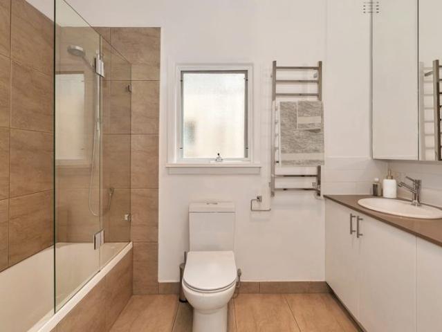 Newley Renovated Beachside Elegance Meets Modern Luxury – ‘Sea Mist’