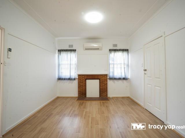 Newly upgrade family house with low maintenance big yard