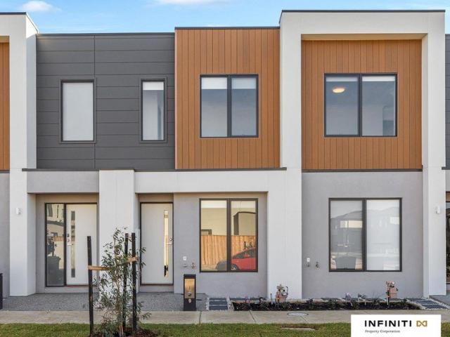 Newly built 2 bed plus study townhouse in MAMBOURIN Estate! Walkable distance to everything!