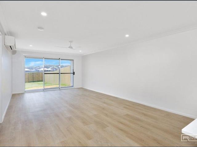 Newly Built 3 Bedroom Duplex Property in Emu Park