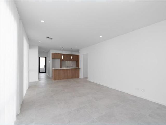 Newly Built 3 x 2 Family Home in Bedford!