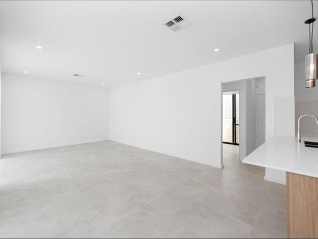 Newly Built 3 x 2 Family Home in Bedford!