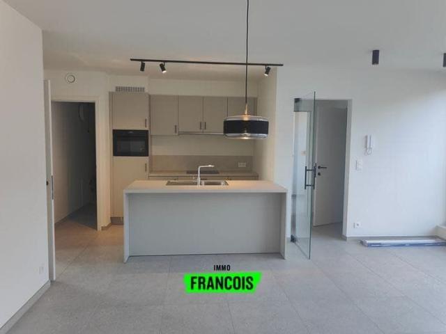 Newly built apartment with 2 bedrooms and balcony in Sint K…