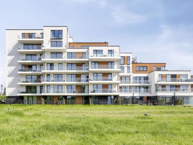 Newly built apartment with 2 bedrooms and parking space in B
