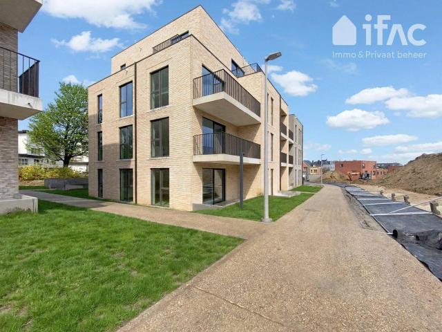 Newly built apartment with a terrace and parking space