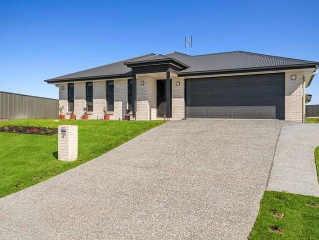 Newly Built Family Living on a Spacious 1,088sqm