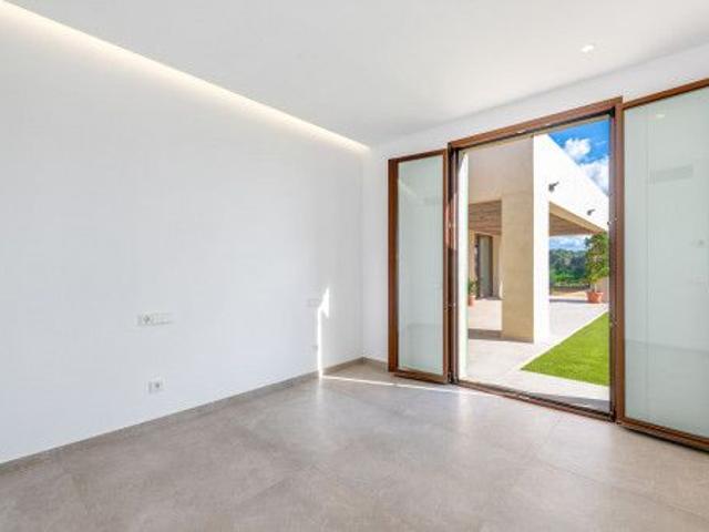 Newly built finca with spectacular panoramic views and absolute privacy – only 15 minutes from Campos