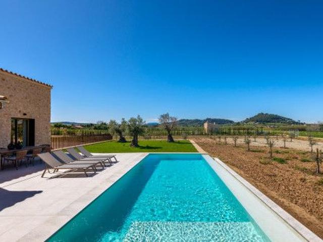 Newly built finca in Sineu with panoramic views of the Tramuntana Mountains, available for long term rent