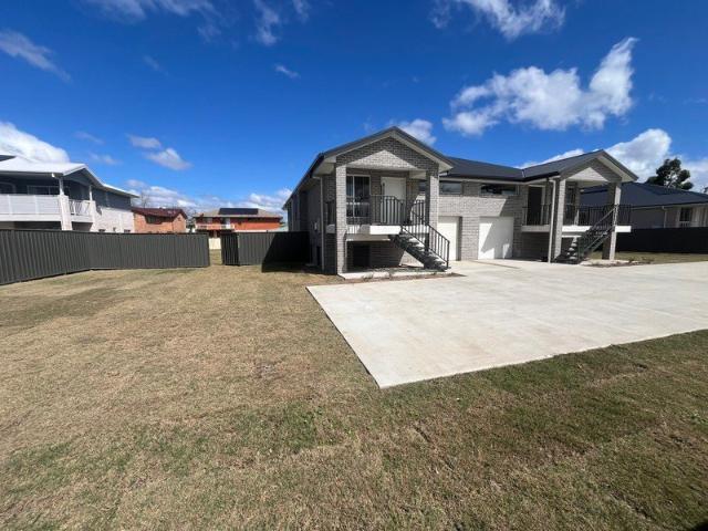 Newly Built Hibbard Home in Grafton